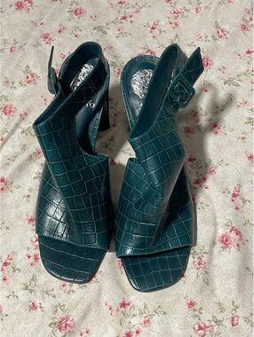 Vince Camuto Teal Crocodile-Embossed Heels – Size 11M